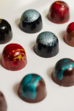 BONBONS & BAR GIFT BOX - Image 3