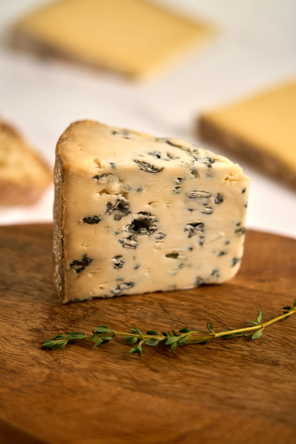 Meats&Cheese6815 BAYLEY HAZEN BY JASPER HILL FARM AMERICAN BLUE CHEESE - Image 1