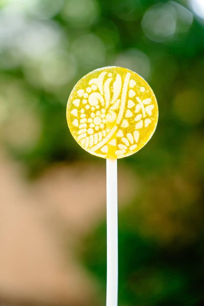 LEMONADE LOLLIPOPS WITH A VANILLA GLAZE (3) - Image 2