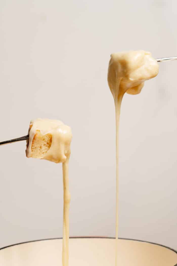 ALPINE CHEESE FONDUE FOR 4 - Image 3
